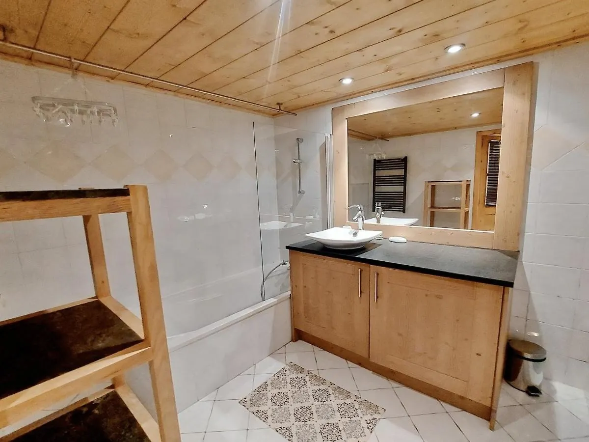 Appartement De Charme Avec Terrasse, Piscine Et Parking, Proche Centre Et Arret Ski-Bus - Fr-1-624-105 Samoens