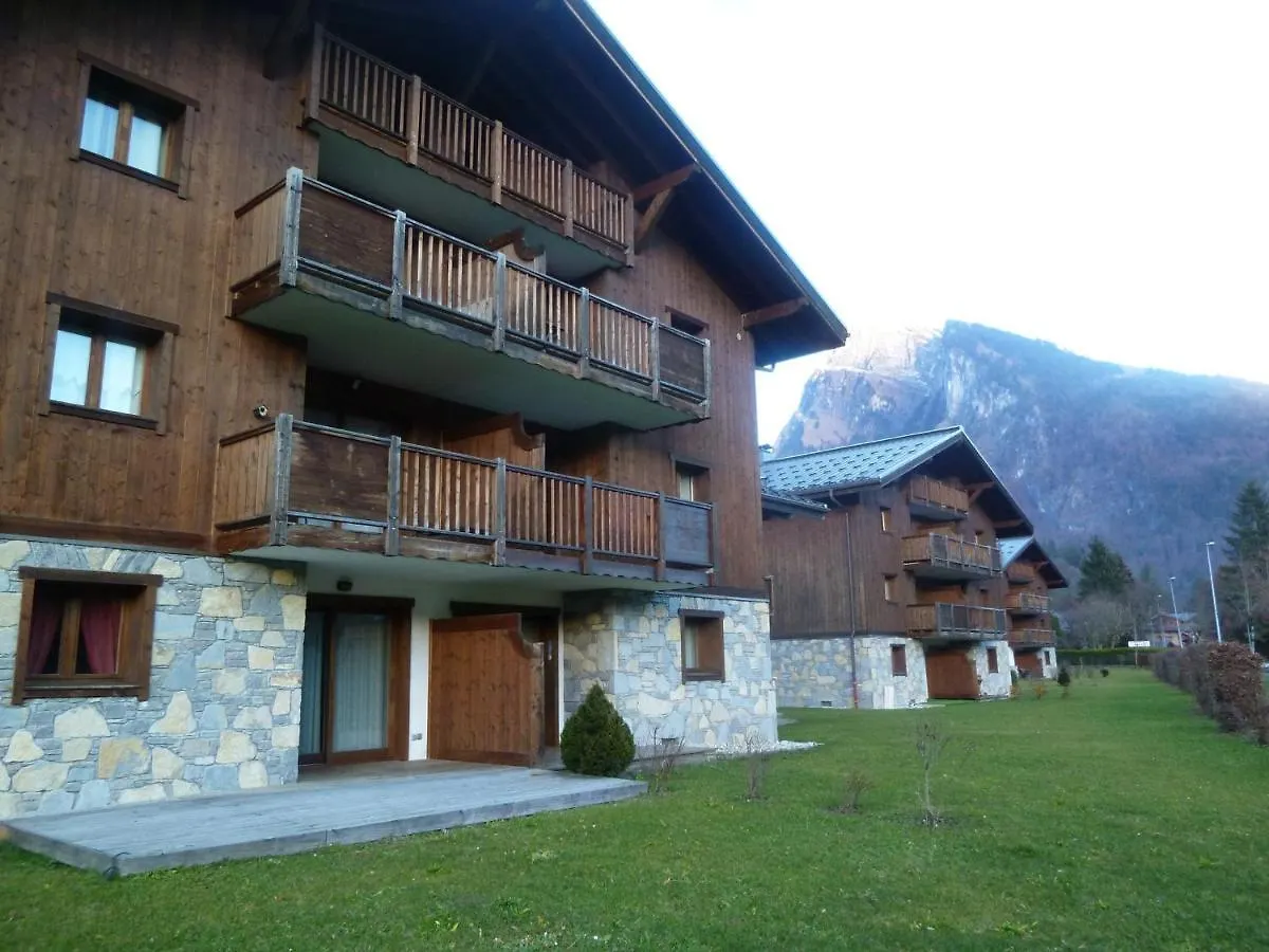 Appartement De Charme Avec Terrasse, Piscine Et Parking, Proche Centre Et Arret Ski-Bus - Fr-1-624-105 Samoens France