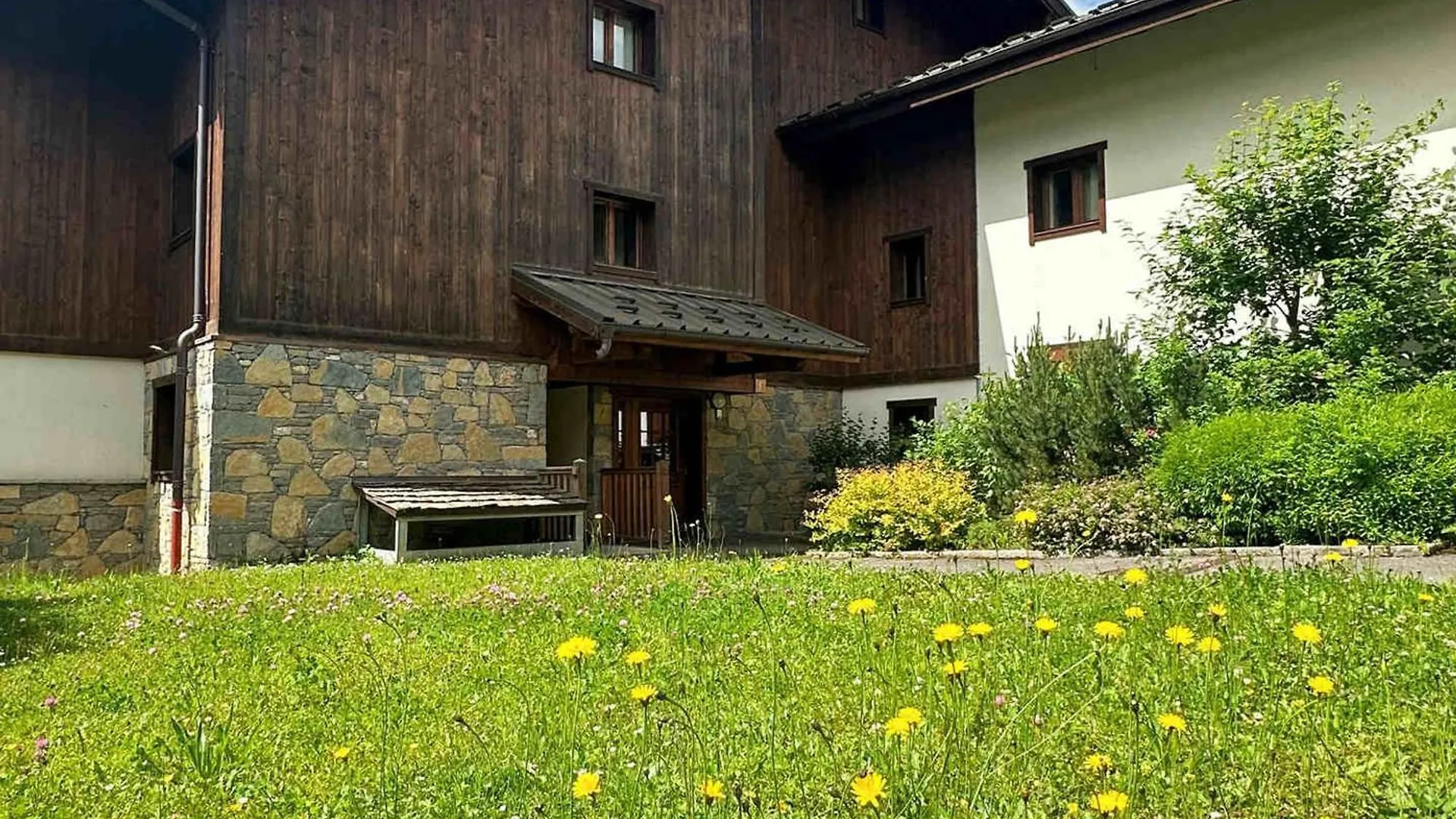 Apartment Appartement De Charme Avec Terrasse, Piscine Et Parking, Proche Centre Et Arret Ski-Bus - Fr-1-624-105 Samoens